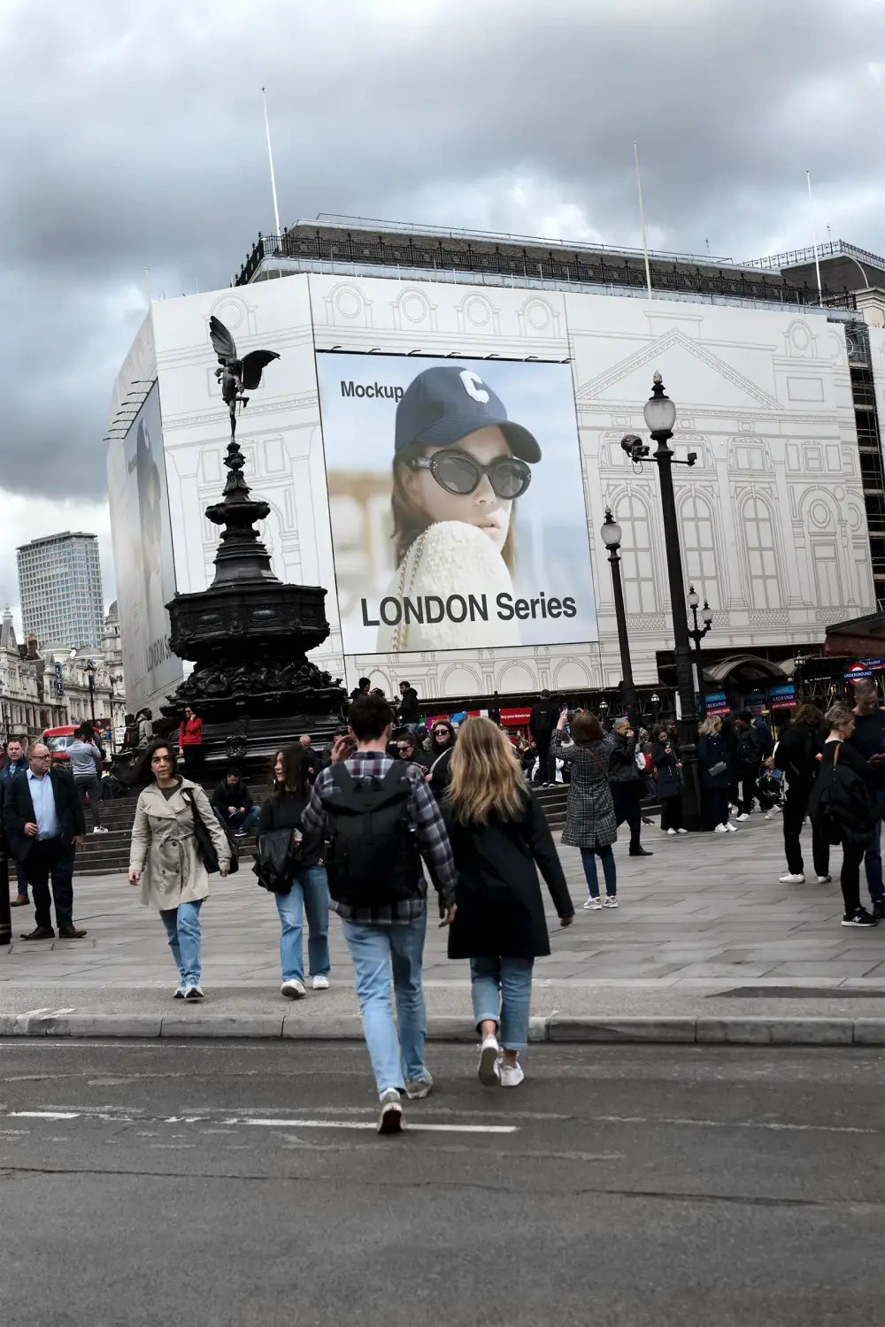 Billboard mockup in London, Piccadilly Circus © BRANDACLE MOCKUPS 2026. 