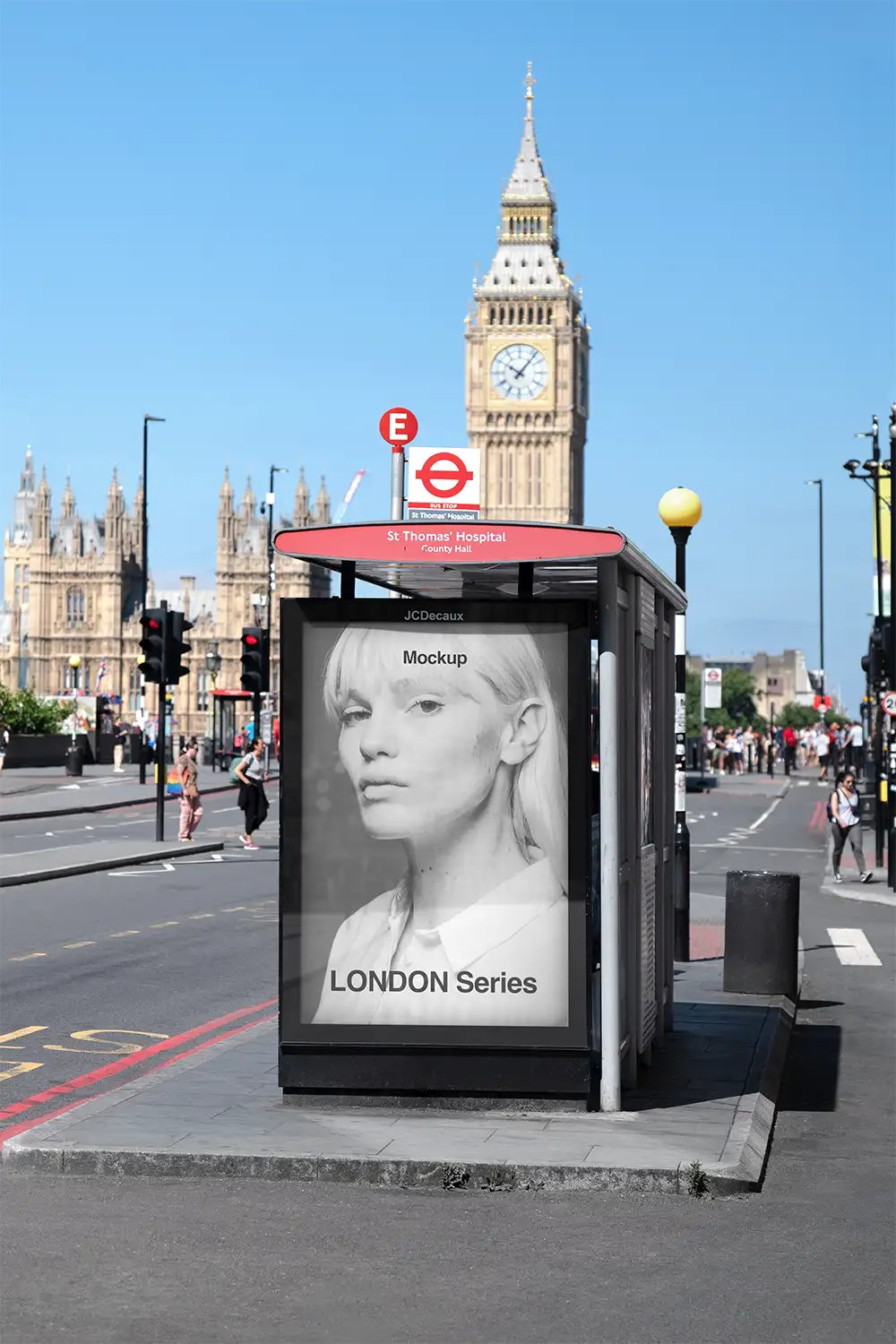 Poster mockup on a bus shelter in London against the backdrop of Westminster, Parliament and Big Ben © BRANDACLE MOCKUPS 2026