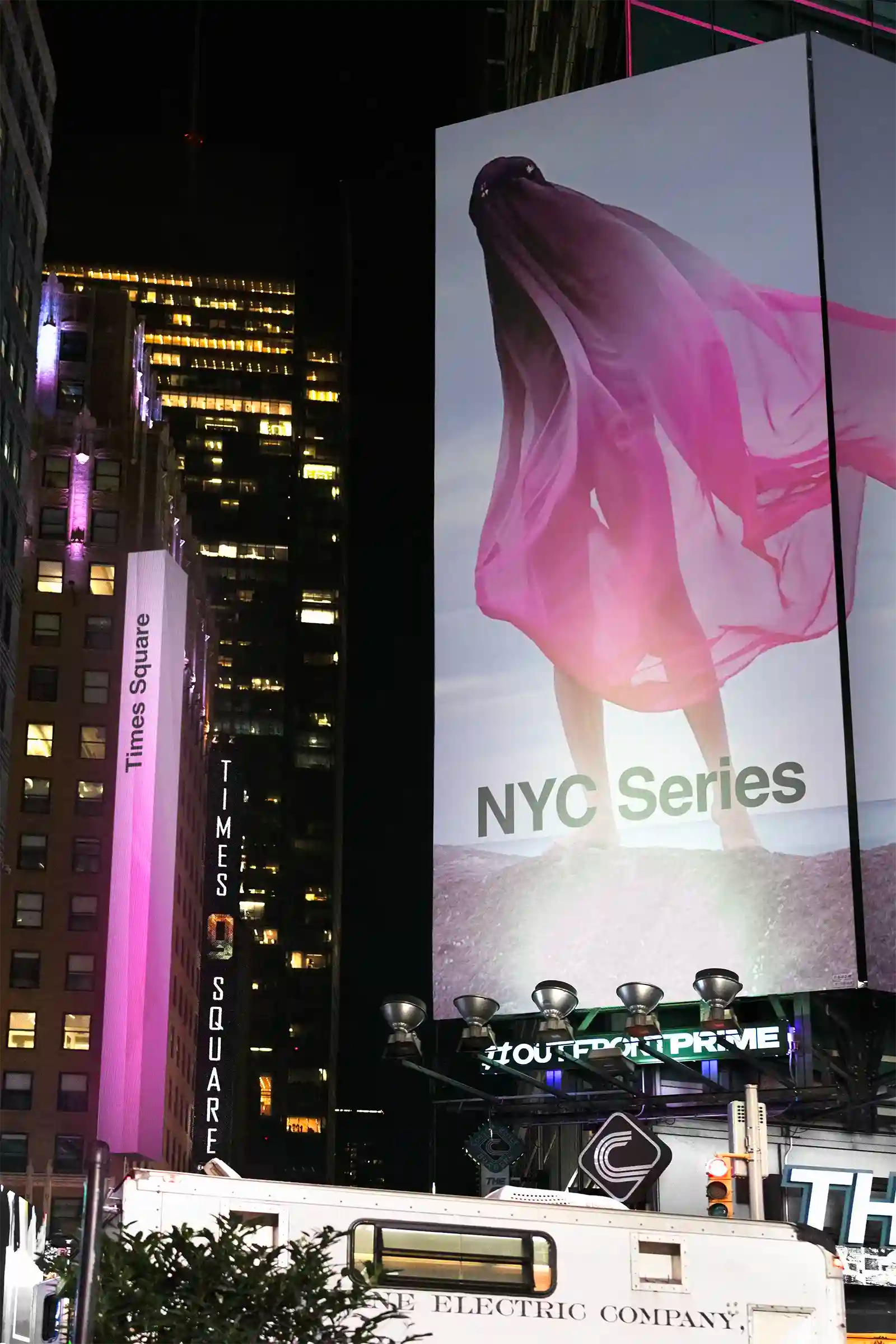Billboard mockup on Times square and Broadway in New York, United States. PSD Mockup on Photoshop for your design 1