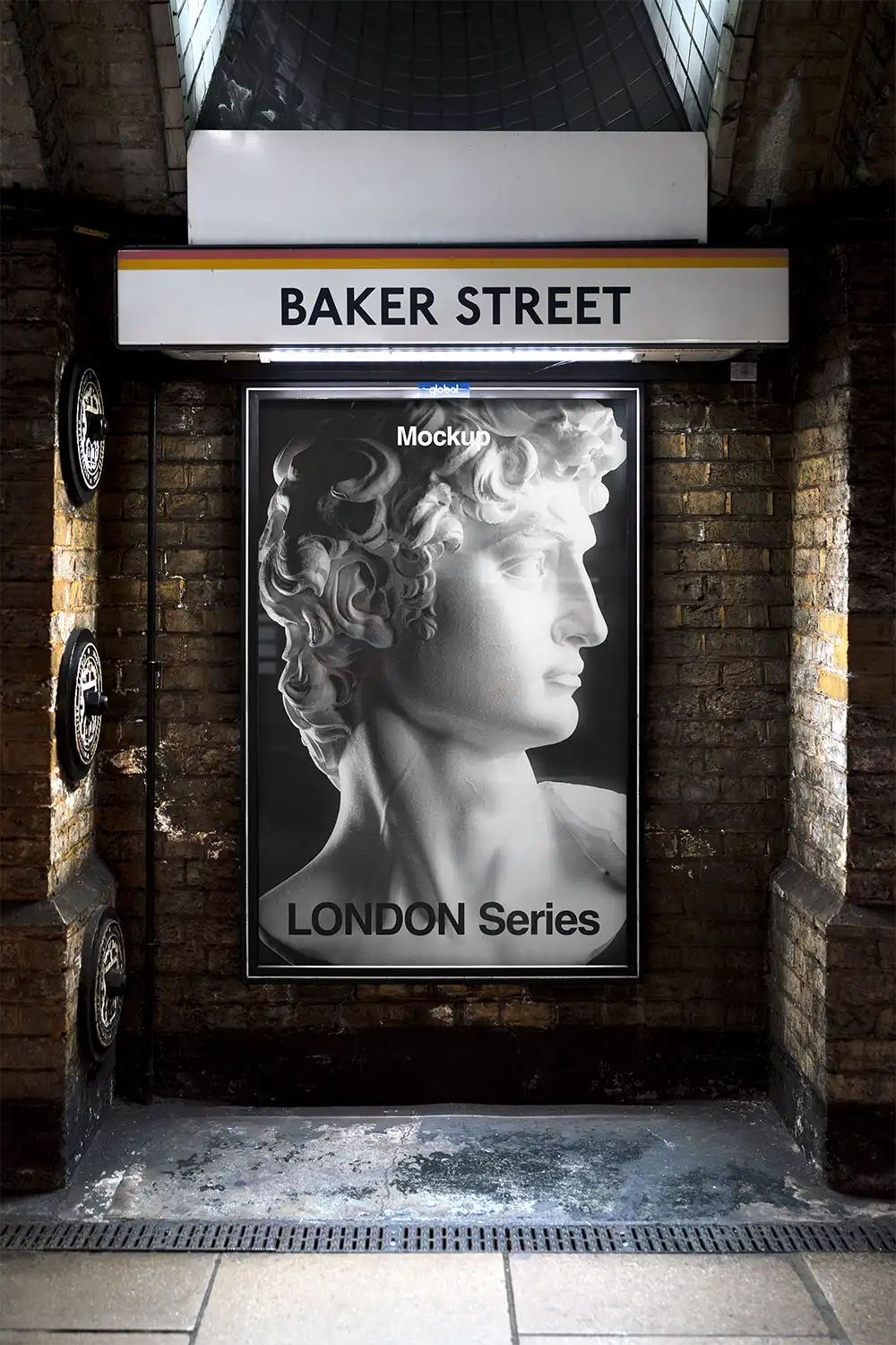 Poster mockup in the London Undeground (London Tube). © BRANDACLE MOCKUPS 2026. 