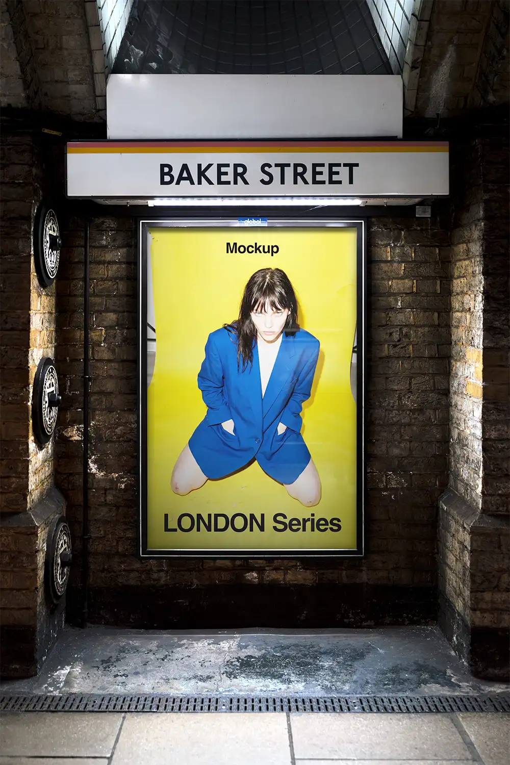 Poster mockup in the London Undeground (London Tube). © BRANDACLE MOCKUPS 2026. 