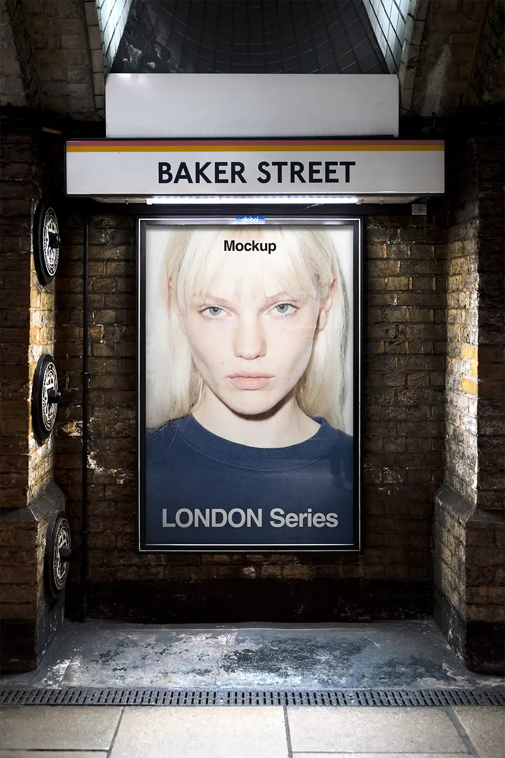 Poster mockup in the London Undeground (London Tube). © BRANDACLE MOCKUPS 2026. 