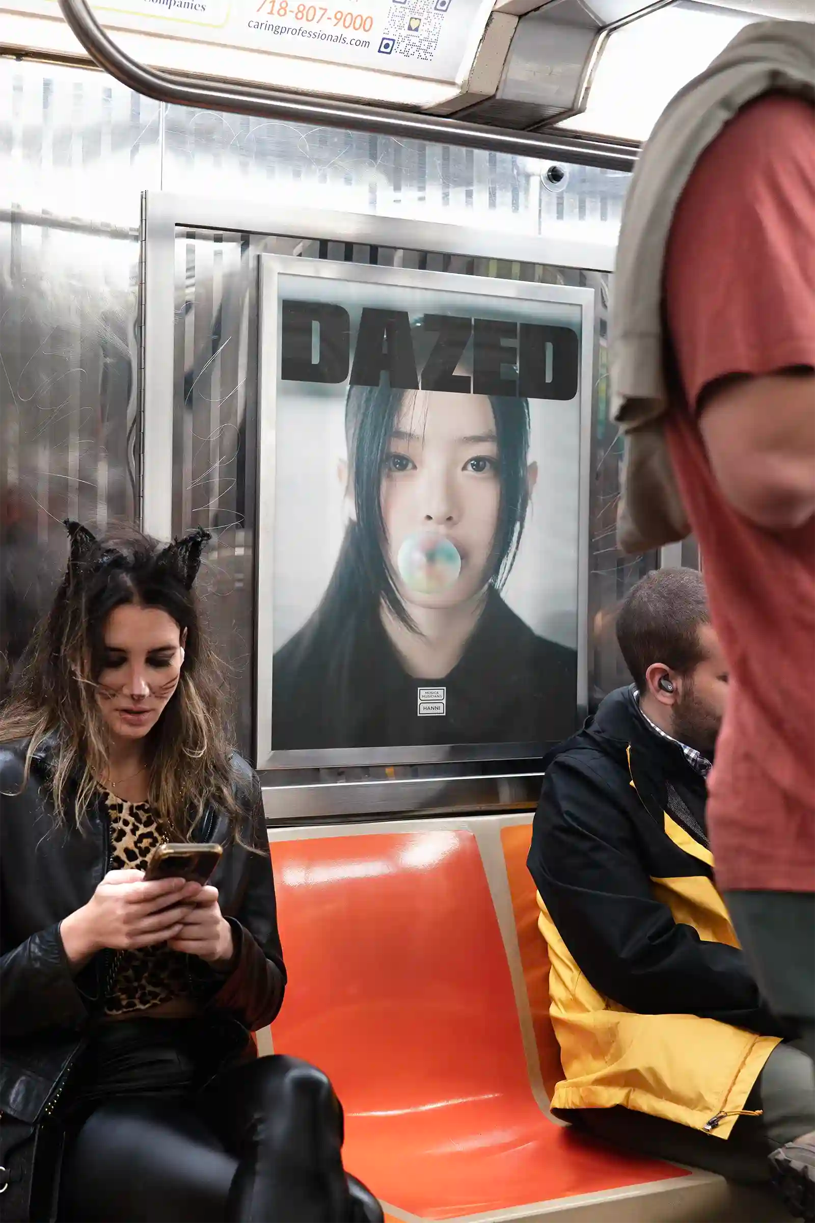 Poster mockup in New York subway, United States.  PSD Mockup Photoshop Mockup design 2