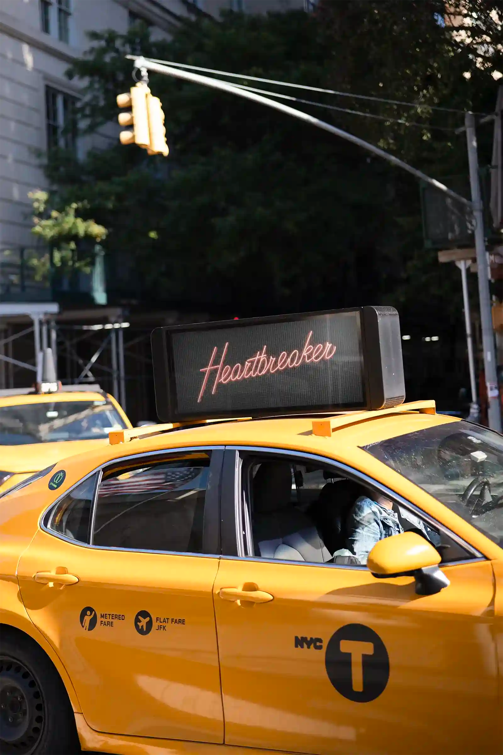 Taxi cab mockup in New York, United States. Vehicles mockup. Free mockup. PSD Mockup Photoshop Mockup design 3