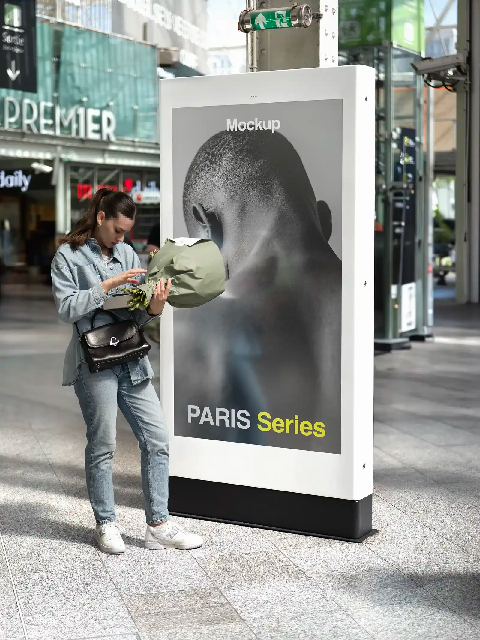 Billboard mockup in Paris, France. PSD Mockup on Photoshop for your design 2