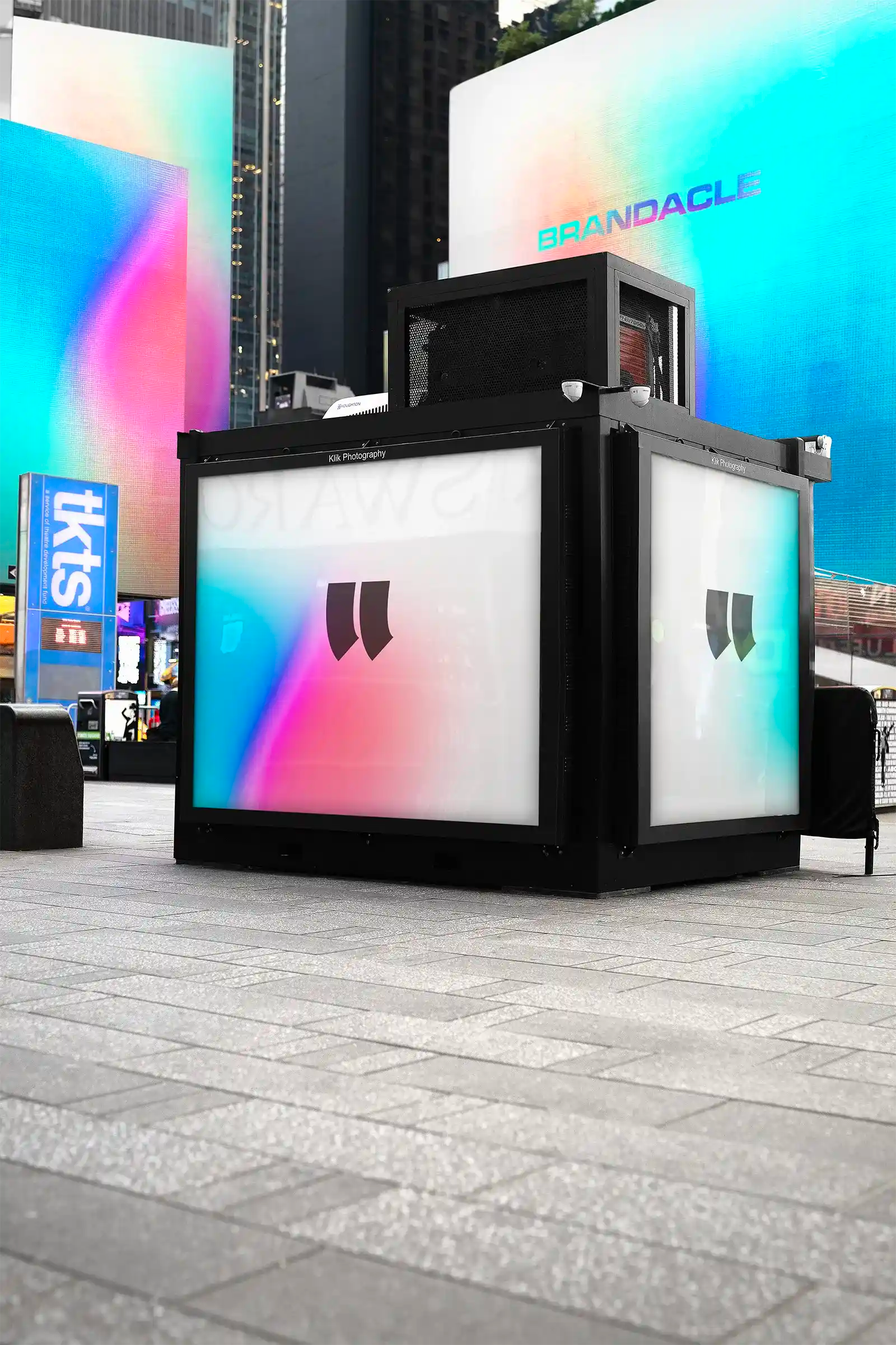 Billboard mockup on Times square subway in New York, United States. Digital screens PSD Mockup for Photoshop to showcase your design 1