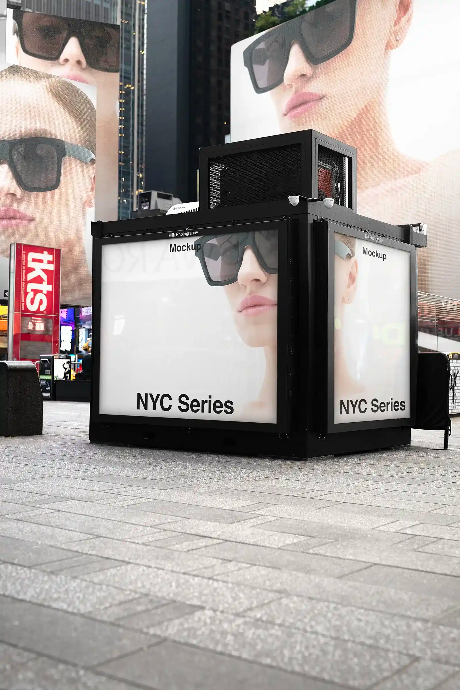 Billboard mockup on Times square subway in New York, United States. Digital screens PSD Mockup for Photoshop to showcase your design 5