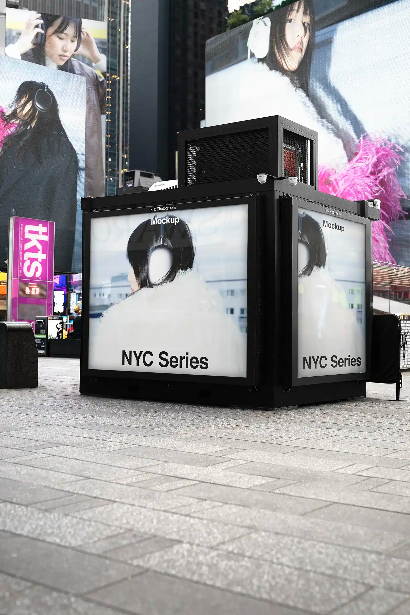 Billboard mockup on Times square subway in New York, United States. Digital screens PSD Mockup for Photoshop to showcase your design 7